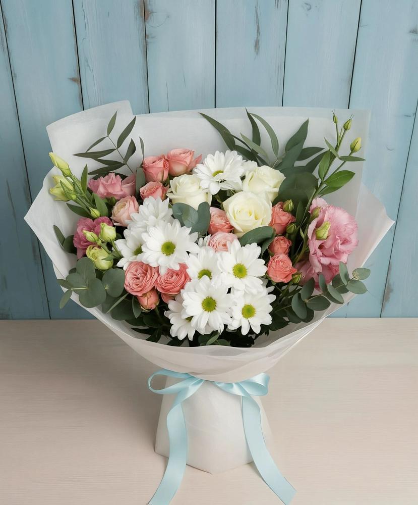 Букет цветов из: Розы, Лизиантусы и Хризантемы в Горноуральский