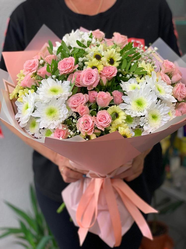 Букет цветов из: Розы и Хризантемы в Горноуральский