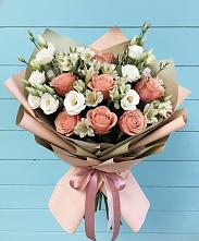 Букет цветов из:  Розы, Альстромерии и Лизиантусы в Горноуральский