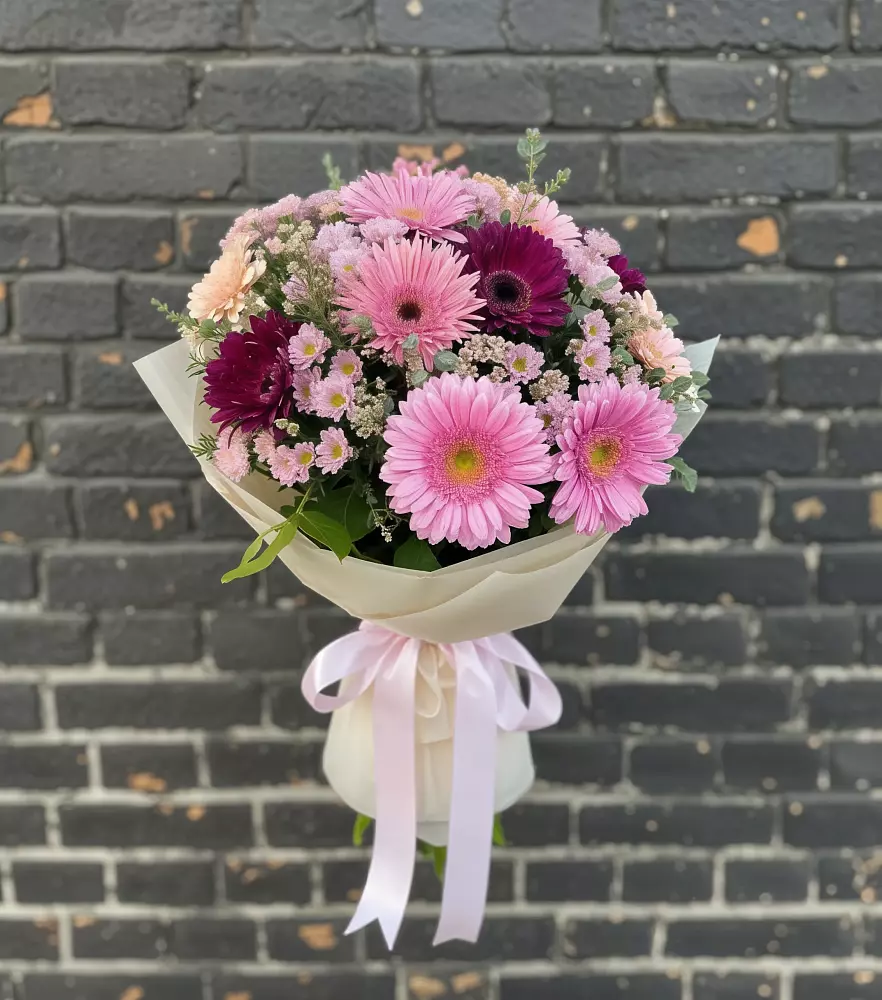 Букет цветов из: Герберы и Хризантемы в Горноуральский
