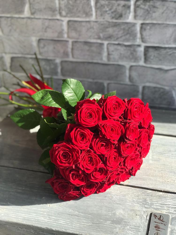 Букет Красные розы Фридом в Горноуральский