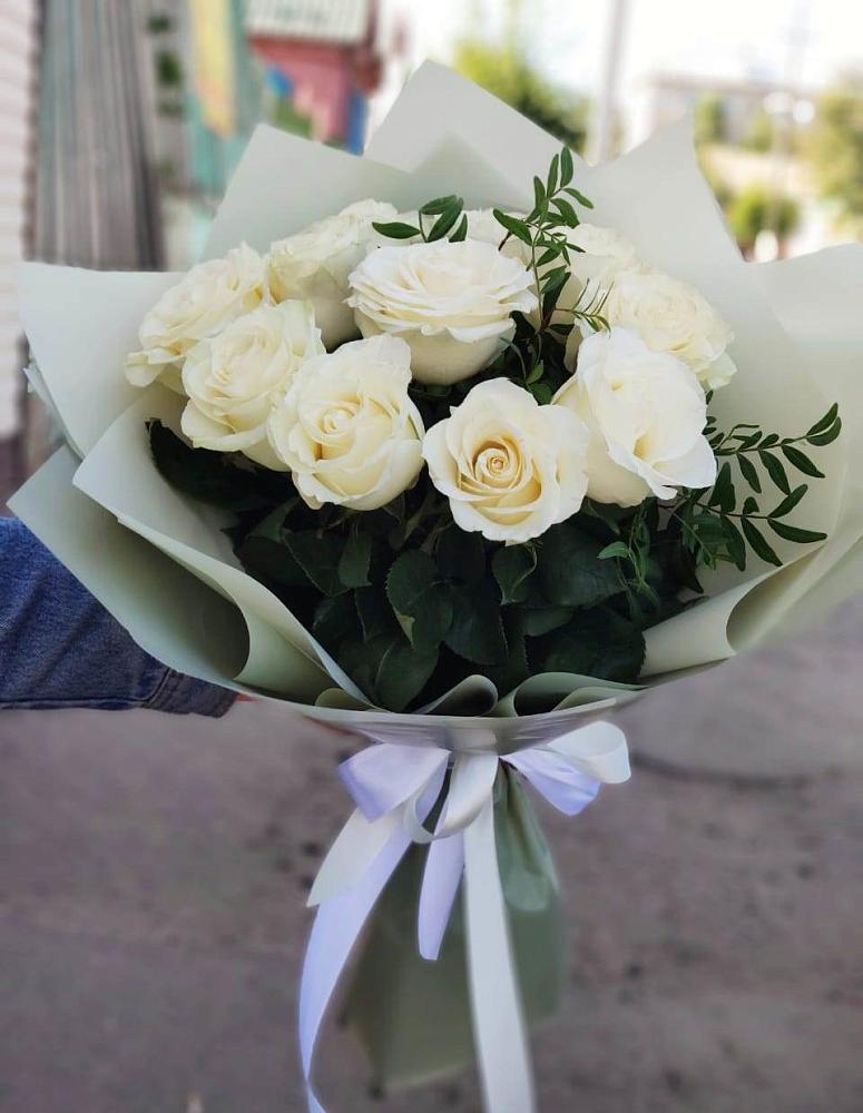 Букет Белые розы Проуд в Горноуральский
