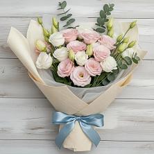 Букет цветов из:  Лизиантусы в Горноуральский