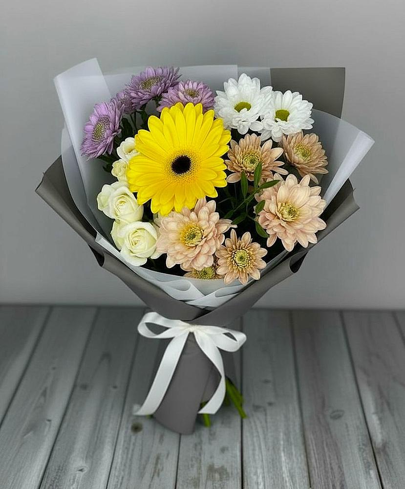 Букет цветов из: Розы, Герберы и Хризантемы в Горноуральский