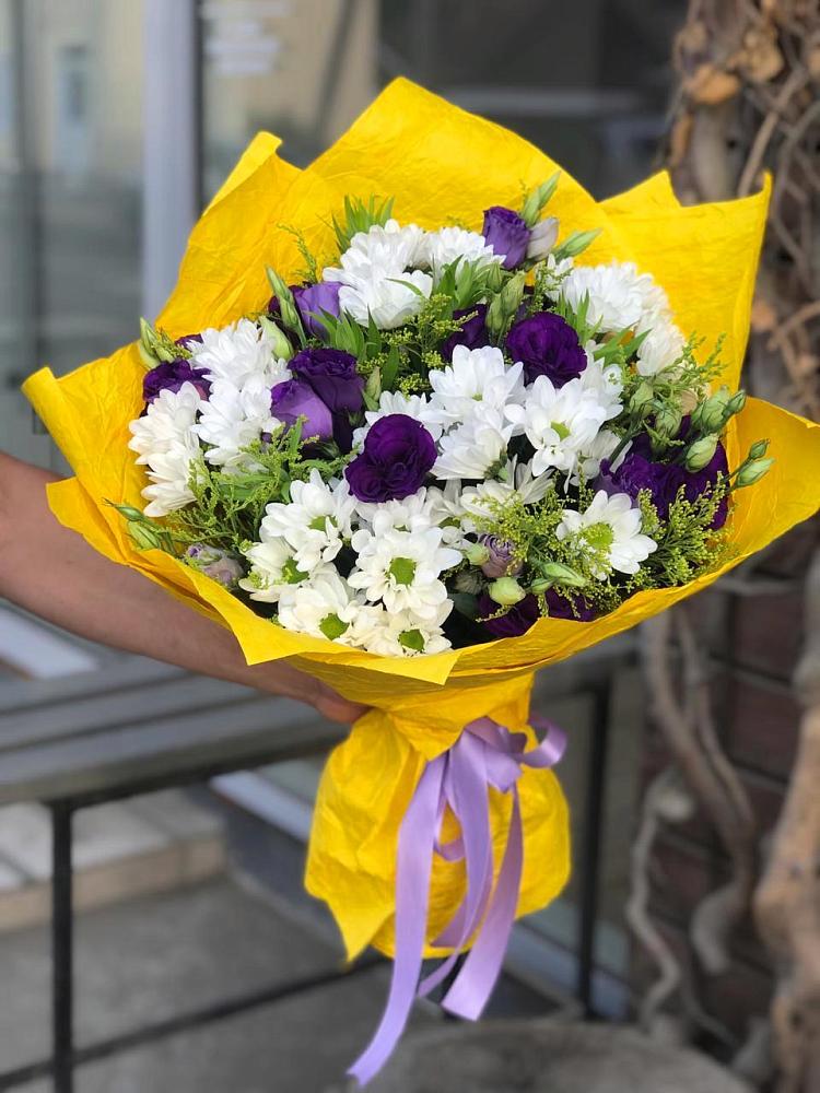 Букет цветов из: Ирисы, Хризантемы и Ромашки в Горноуральский