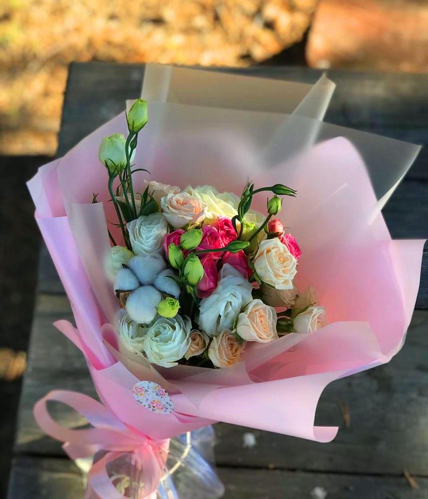 Букет цветов из: Розы и Лизиантусы в Горноуральский