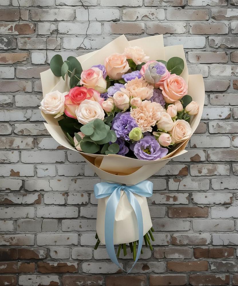 Букет цветов из: Розы, Лизиантусы и Гвоздики в Горноуральский