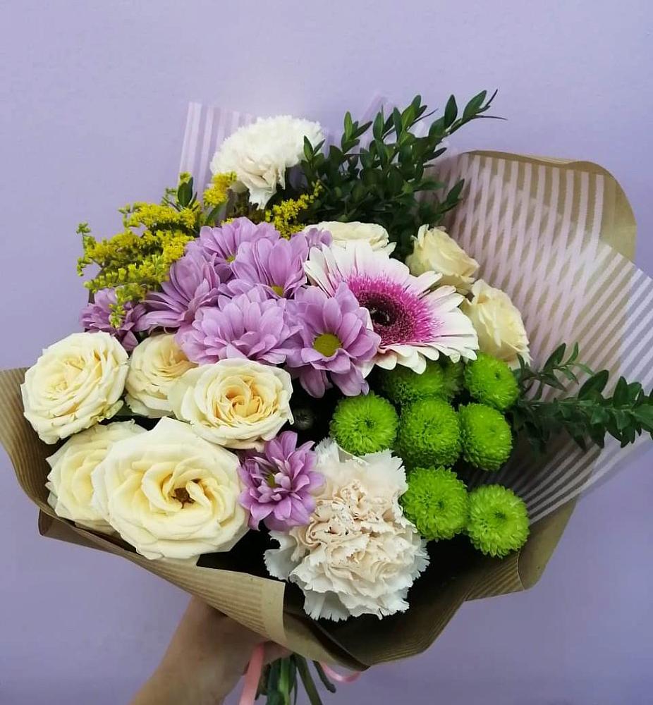 Букет цветов из: Хризантемы, Розы, Гвоздики и Герберы в Горноуральский