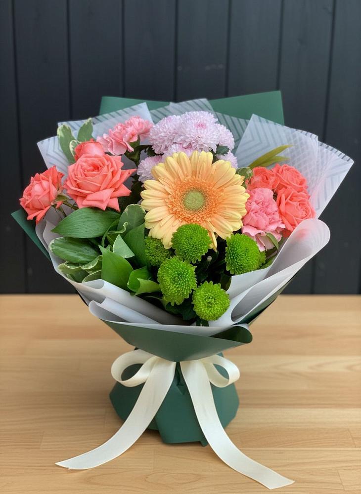 Букет цветов из: Гвоздики, Розы, Герберы и Хризантемы в Горноуральский